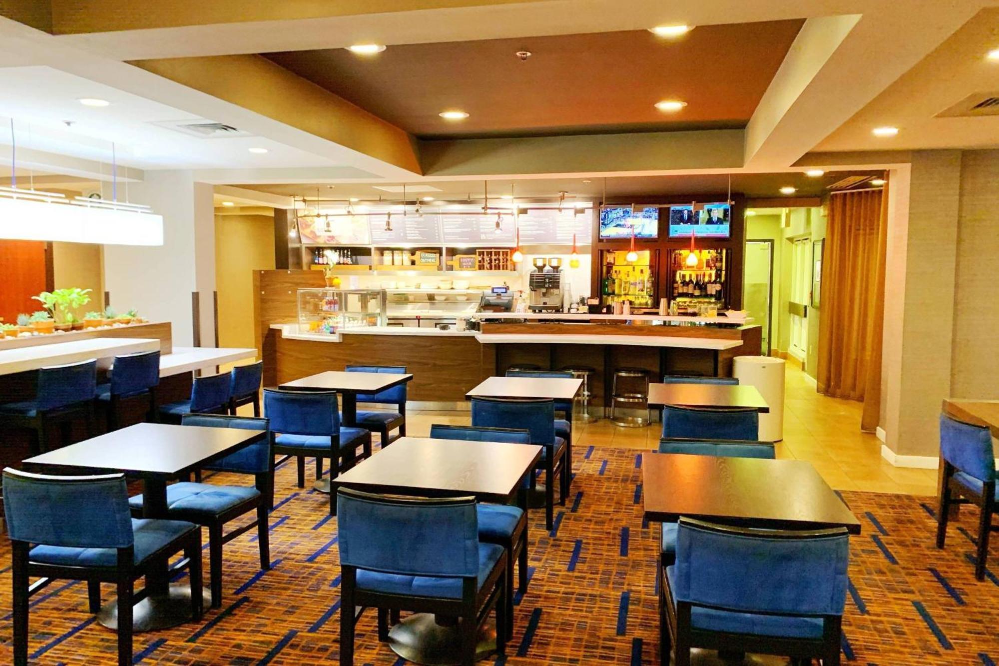 Courtyard Cleveland Airport South Otel Middleburg Heights Dış mekan fotoğraf
