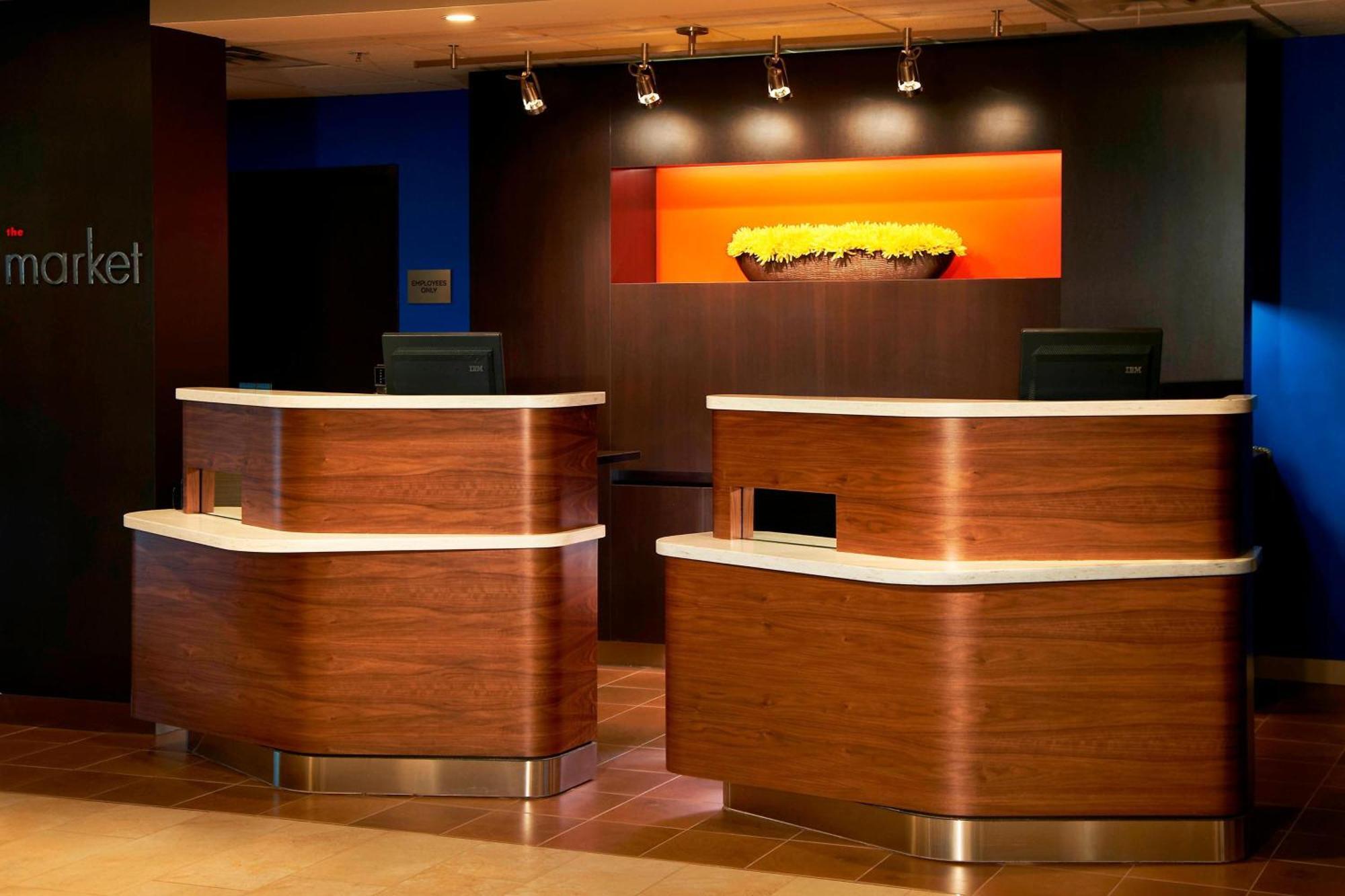 Courtyard Cleveland Airport South Otel Middleburg Heights Dış mekan fotoğraf